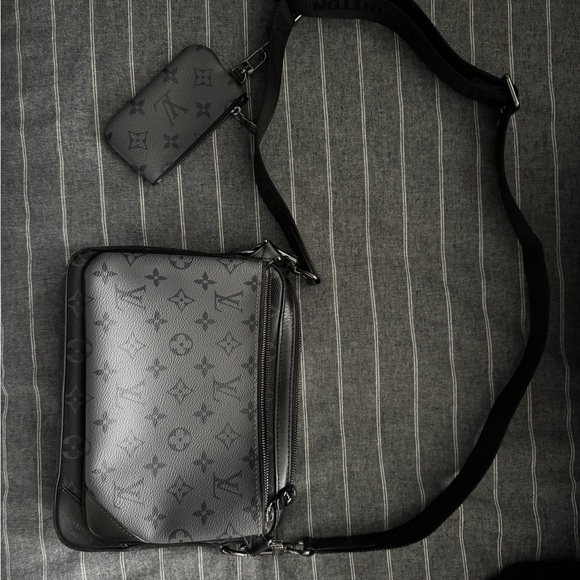 Louis Vuitton Monogram eclipse trio messenger Men's Bag - Picture 9 of 16